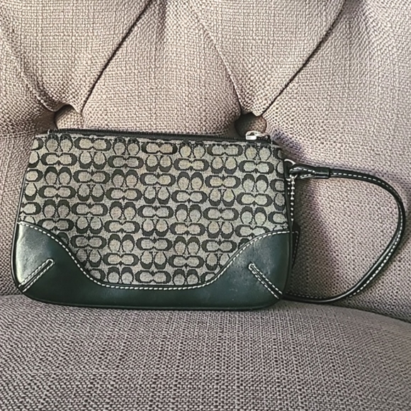 Coach - Signature monogram bucket bag and wristlet set - Picture 15 of 17